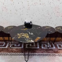 ميز واربع طبلات مستخدمين قليل مرمر السعر 35الف تواصل ‏‪07705647226‬‏