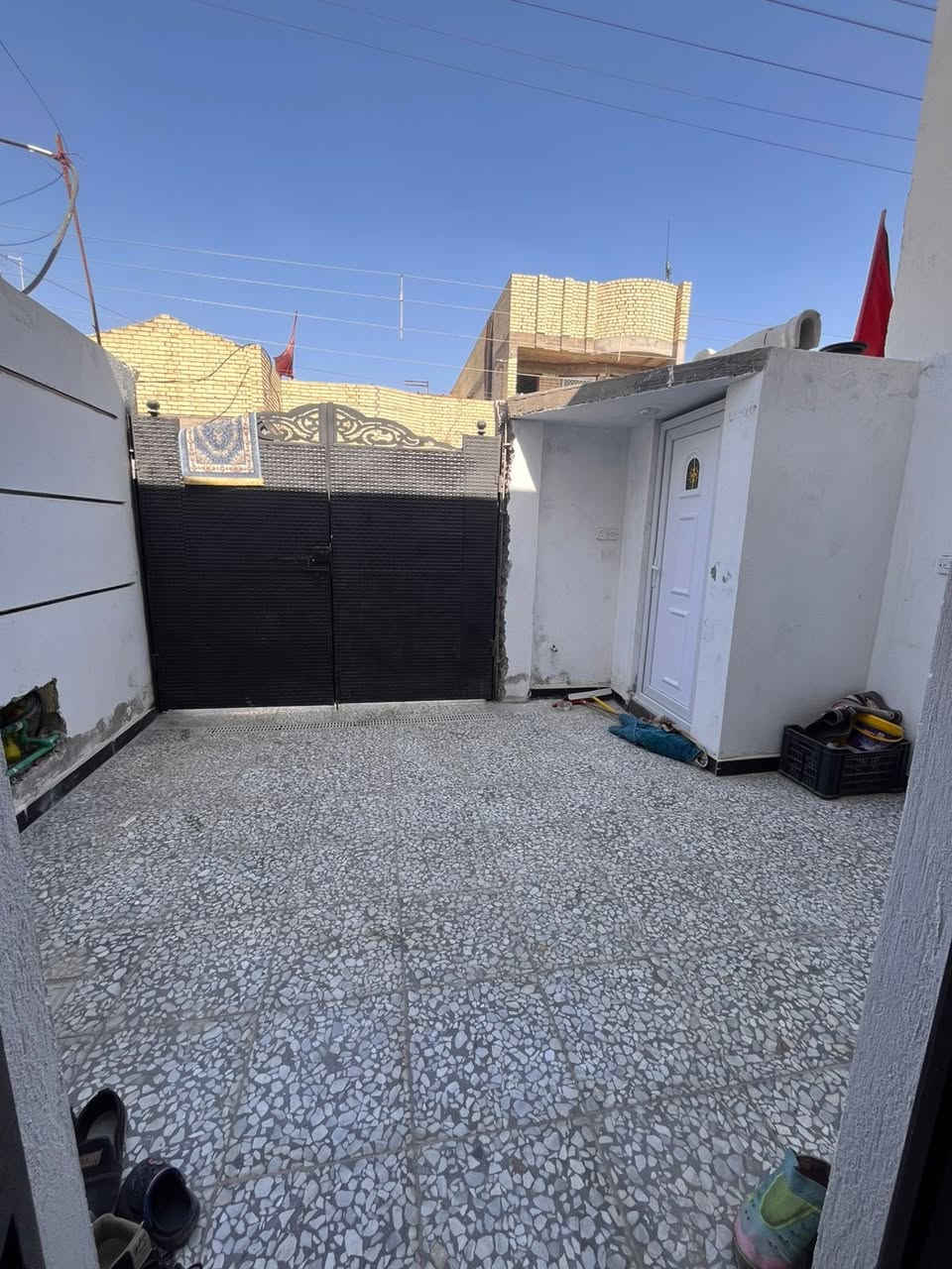 سلام عليكم
بيت 100 متر 5*20 للبيع
بناء 2025 غرفتين نوم كراج استقبال صالة 3 حمامات الكمالية كاع ابو رشاد زراعي سند 25 
للاستفسار 
***********
