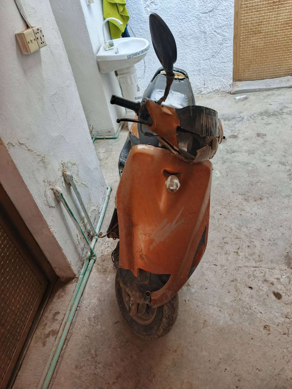 دراجه للبيع سرعتها 140 شغاله محتاجه ترتيبات بسيطه  سعرها 150 ***********
