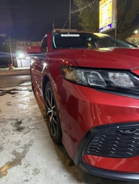 كامري م ٢٠٢٤ بانزين. حادث جاملغ امامي فقط بدون شواصي. ولغود   حته دعام...