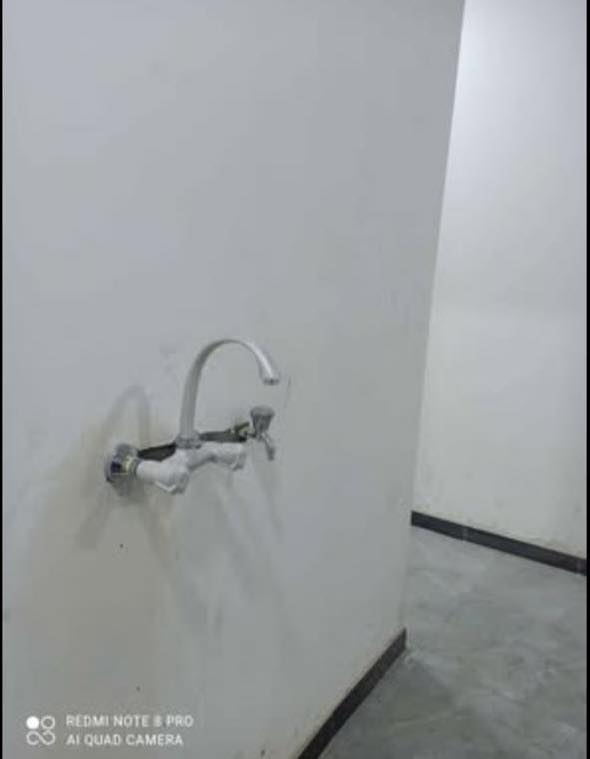 بيت بناء جديد للاجار طابق ارضي في منطقة مهيجران
يحتوي على غرفتين منام + مطبخ +ديوان +كليدورات ثنين+مناور ثنين البيت مجهز للسكن من كل شئ خزان ماء اساله وخزان ماء حلو وماطور تصعيد ماي مع بوستر واضويه وكيزر
المؤجر يفرش ويكعد
سعر الايجار 450 وقابل للتفاوض
* يبعد عن شارع ابي الخصيب الداخلي دقيقة ب سيارة ايضاً جميع الخدمات يمها من مستوصف ومطعم ومخبز وفرن و مدراس وجامع وحسينيه للاستفسار ***********
