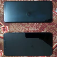 جهازين واحد سوني 10 مارك 4 والثاني بوكو F4