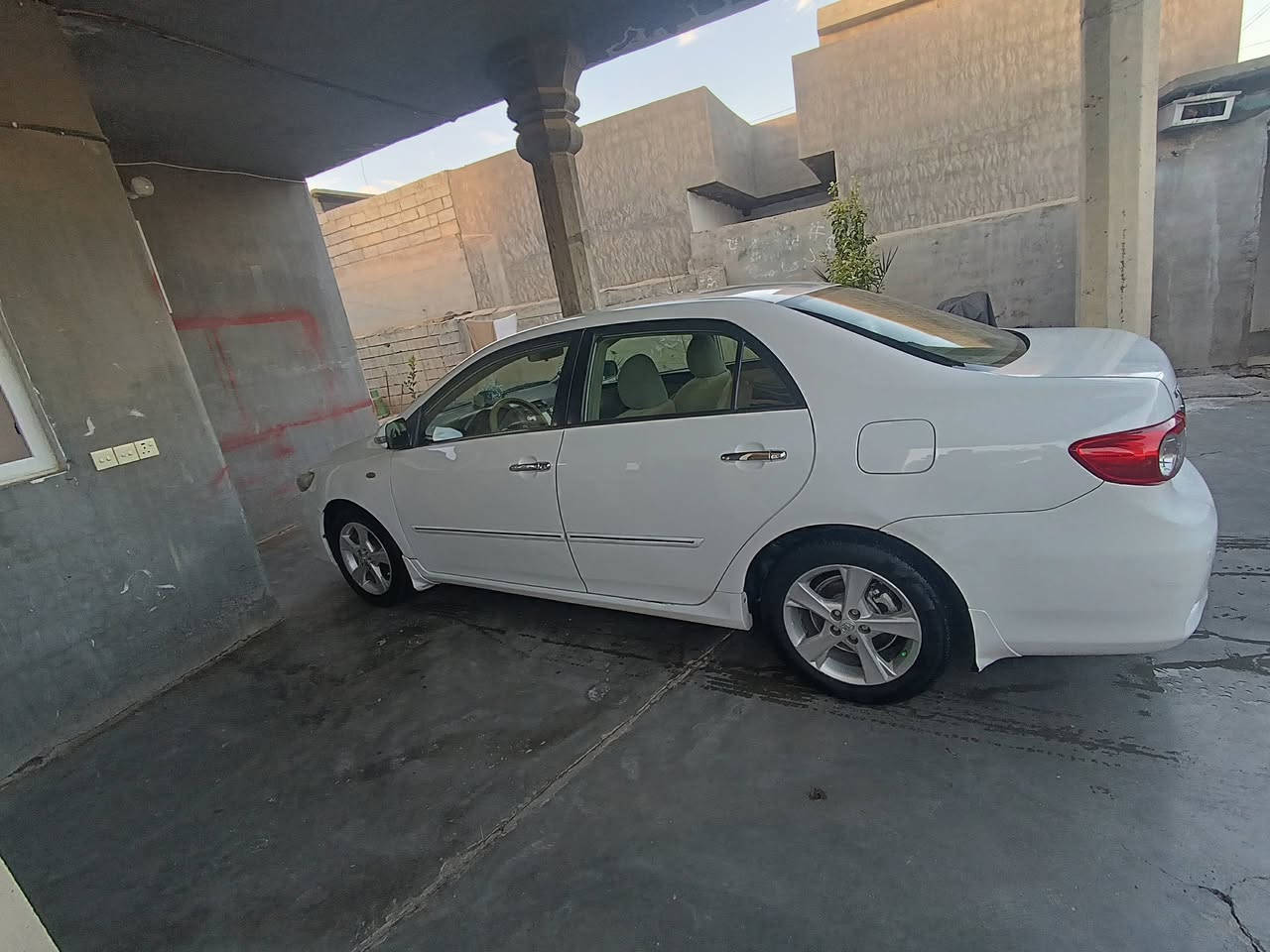 كورلا 11  كير محرك شرط ضرر باب ورى من جهة السكن مصبوغ  بيها تكحيل بارد محرك 18 السعر 130 بيها مجال  للأستفسار أكثر ***********
