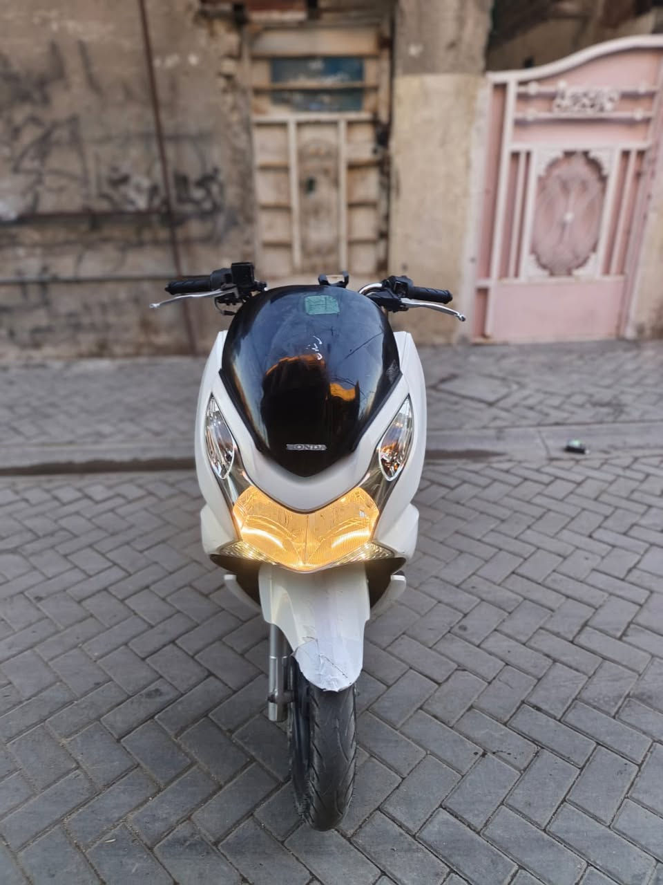 سلام عليكم بي سي اكس جيل اول ياباني مكينة 150 مكفولة سعر 1 و600 رقمي *********** مكاني مدينة الصدر
