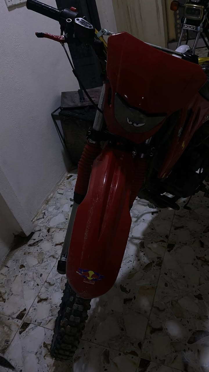 كويار قفاز موديل 23 مكينة 200 الماطور خير من الله لا صرف لا بخار كهربائيات فول المكينه مكفوله  شلعه فول تصعد اكبر رصيف بي للتواصل ***********
