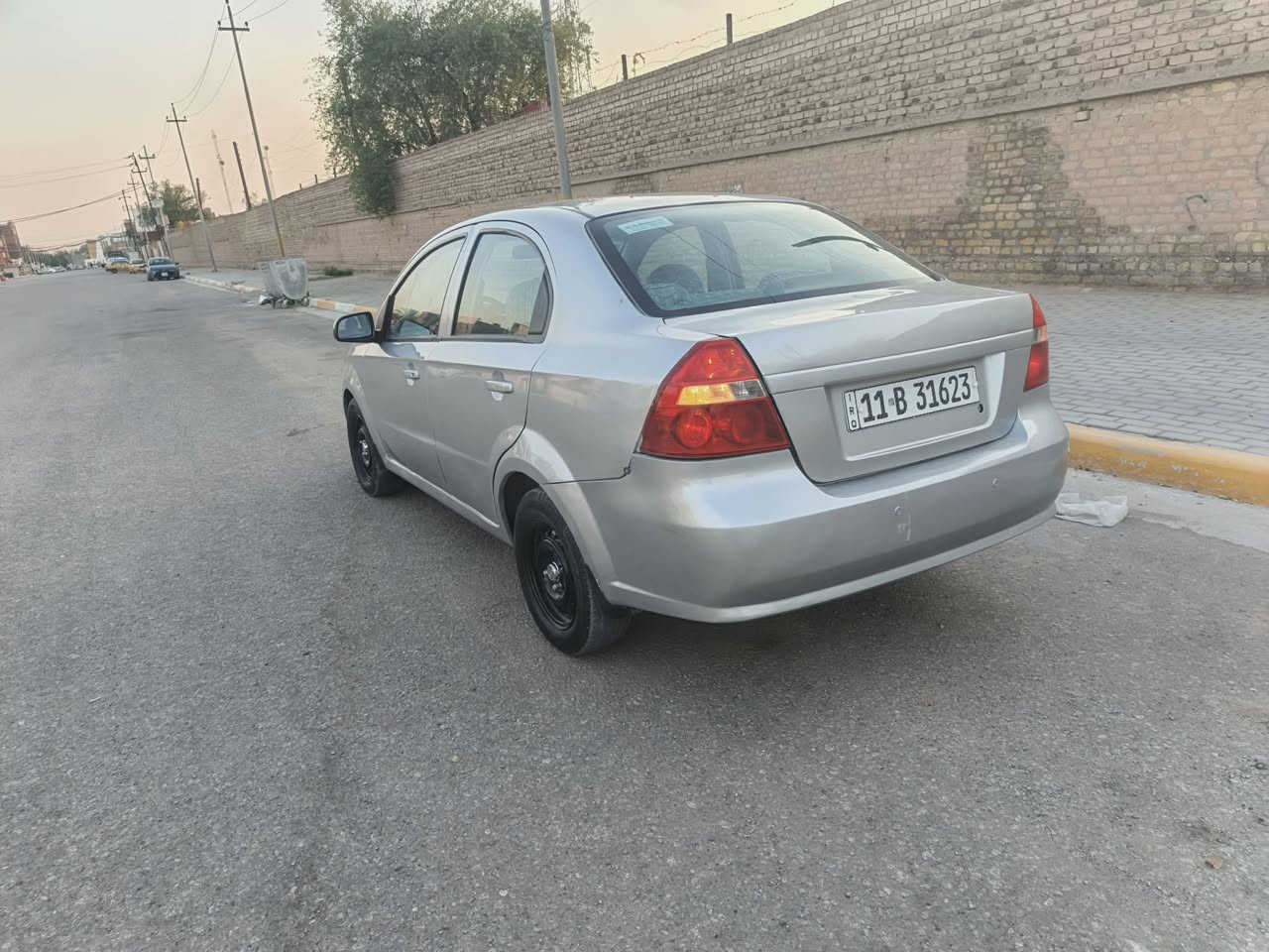 سلام عليكم سياره افيو مديل ٢٠٠٧مكينه كير عادي مكفولات مصبوغه جمالية بدون ضربه سياره خليجي مكينه مسكر ١٦٠٠مكان كربلاء حي صحفين كبل تحويل رقم دوالي سعر٤٣بس تبريد عوزه غاز شرط***********
