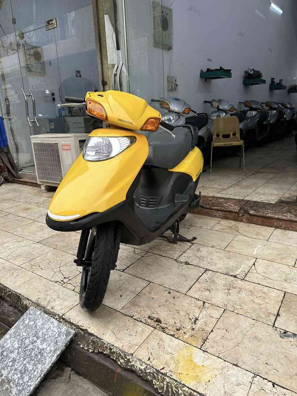 #السلام_عليكم_أخوتي_الغوالي 
#الوجبه_الجديدة
#مال_مزاد_شرط_رمبه 
# هوندا سبيسي ياباني أصلي 🇯🇵👍
 #شرط الضمان 💯💯
#بعده بحالة الوكاله فول نظافه مكفول 
#نظافه فول 💯💯👍 
#اللون أصفر 🍋🍋 

البيع نقد والأقساط 👉
مصرف الرافدين فقط👉
مواظف ومنتسب ومتقاعد و الوريث 👉
استقطاع الاكتروني بدون مقدمه👉

#مكاني كوت المشروع شارع ميكانو 👉
***********☎️
***********☎️
أخوكم سيد محمد
