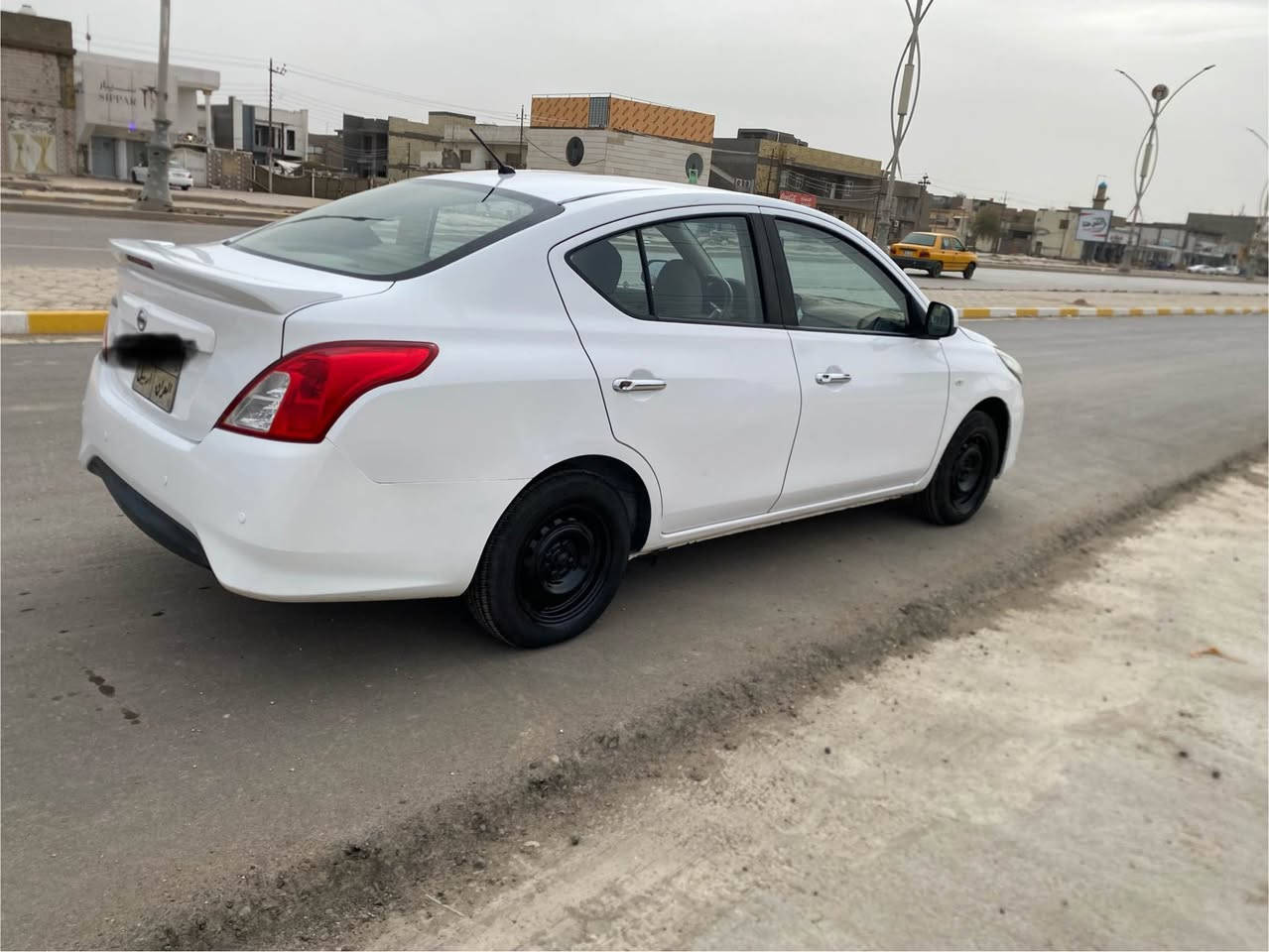 نيسان صني (هندي) للبيع السعر الكلي ٩٠ ورقه 
 قفل مطلوبه ٢٠ ورقه للشركه تنگص من سعر السياره مكفوله من الصبغ والتبديل بيهه تعديل وكارت بقبق الجنطه گد شبر موديل ٢٠١٩
للاستفسار ***********
مكفوله قانونيات واصوليات وغرامات 
مكاني ديوانيه ديوانية, القادسية
