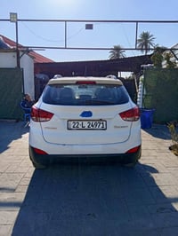 عندي توكسان 2013 السياره مكفوله الهاتف 07700850226