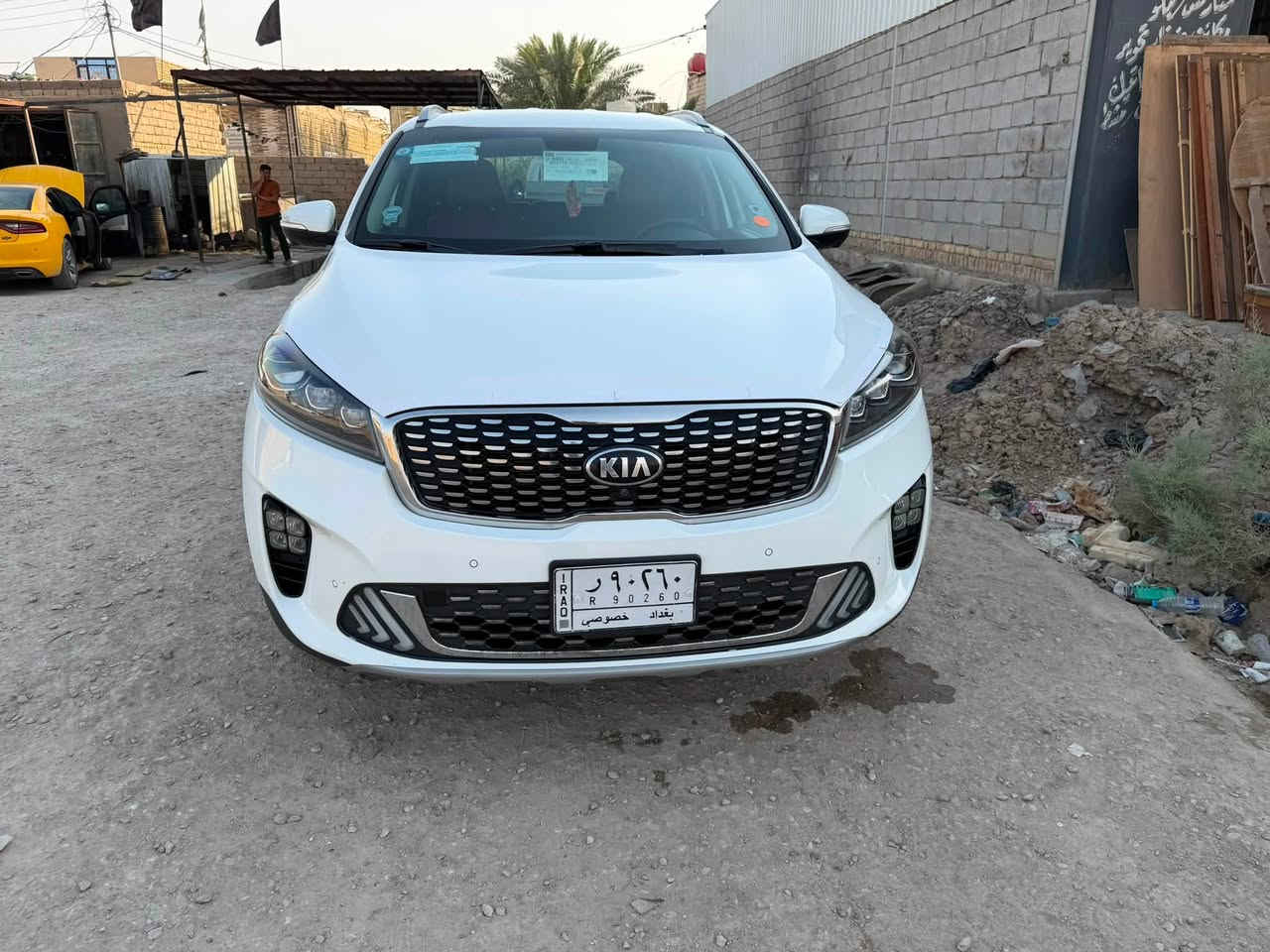 سلام عليكم سورنتو للبيع وارد خليجي كفاله عامه من الضربه والصبغ والتبديل والبارد موديل 19 شكل ال20 ماشيه 70 ألف فول ماعدا الفتحه خمس كامرات محرك 6 ستندر مكفول لاا مفتوح سايد بريك بصمه 7 راكب 3 قطع تبريد جنطة ذكيه جلد طبيعي ألون مشمشي قرميدو 
السعر :245 بيها مجال 
العنوان : ناصريه سوق الشيوخ 
استفسار:***********
