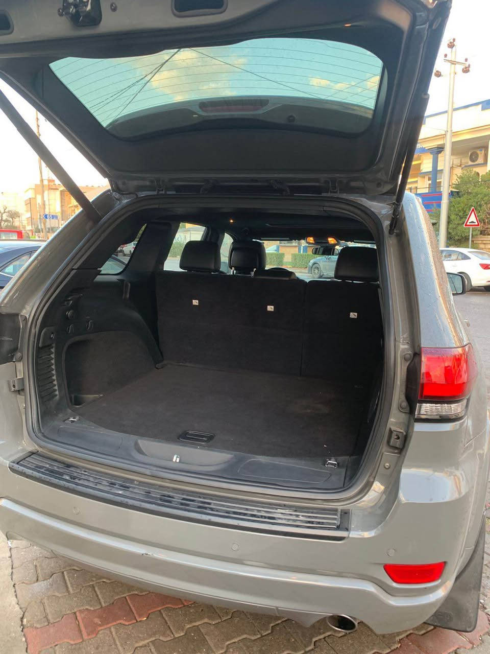 كوردي عربي 

جێپ گڕاند شیڕۆکی 2021 
م / سلایت ، بێ دەبل 
۲ دەرگاو چاملغی پشتی سبوغ 
بێ ناو گرتن بێ ئێڕباگ 
ڕەقەم هەولێر ، ڕەقەمی ڵەگەڵ نیە 
ڕۆیشتن / ٨٤ هەزار میل 
م / V6_ 3,6 کەپس 
نرخ  260 $

واتساب+ژمارەی ئاسیا (***********(
ژمارەی کۆرەک (***********( كركوك, العراق
