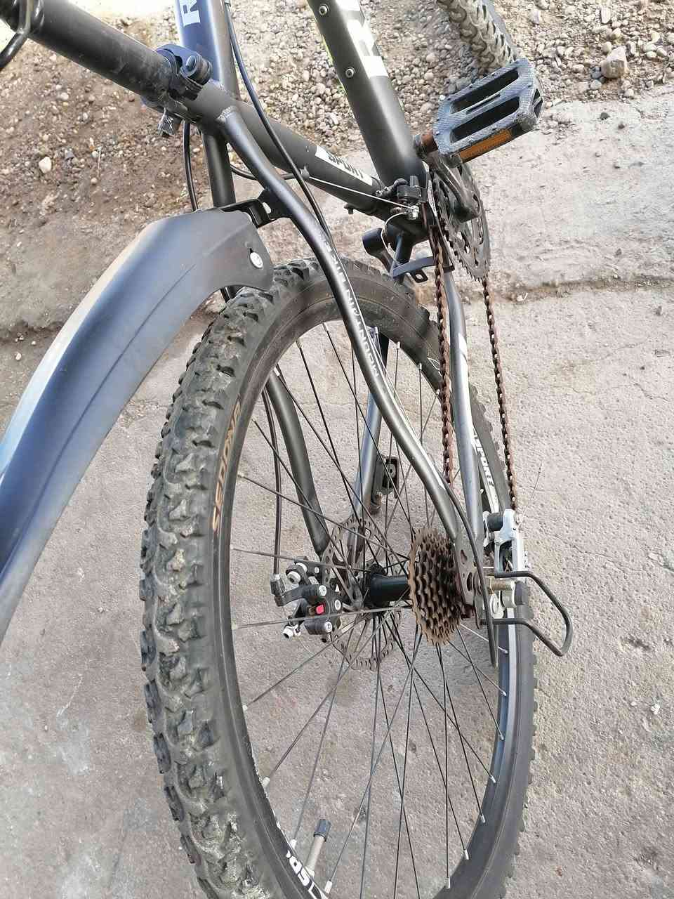 سلام عليكم باسكل للبيع بعده جديد رياضي ٨٠ وبيه مجال (***********
