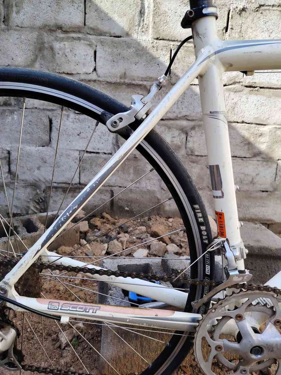 225
للبيع
الرود ماركة سكوت //فريم المنيوم ماشه كاربون 
//نمرات 2/8
//زوج تايرات جديد 25c
/ حجم سمول(S) 52
/سستم شيمانو سورا
للستفسار خاص او رقم ***********
عنوان البصره الزبير
((((( ماعندي توصيل)))))
