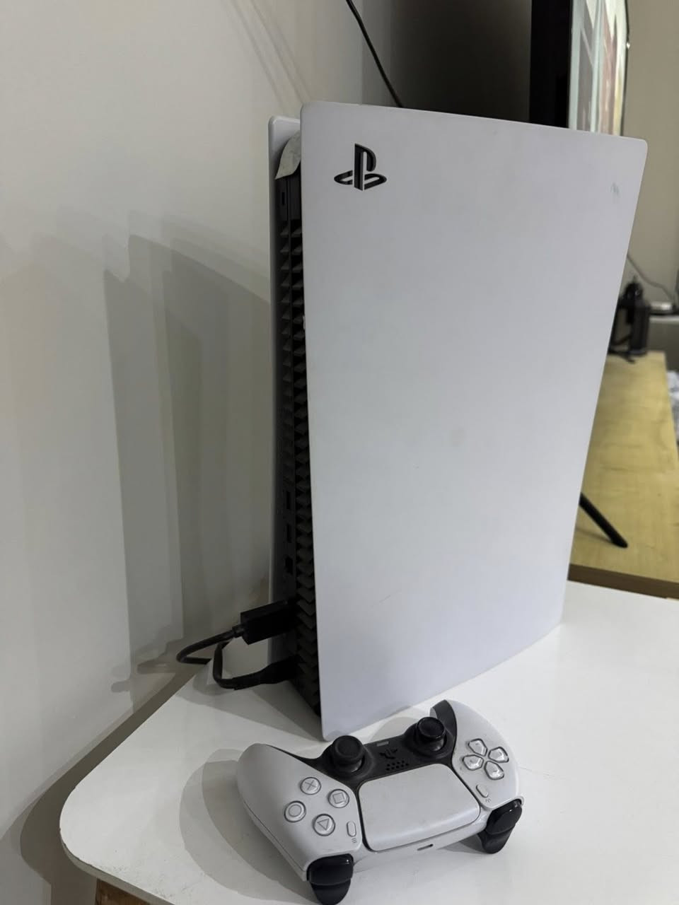 سلام عليكم بلي 5 فات وياهه غراضه اصليه لامفتوح ولامهكر اخو جديد سعر 550وبيه مجال موجود وتساب 
***********
