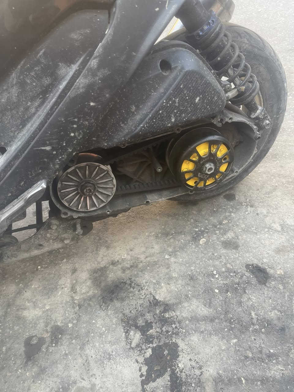 السلام عليكم دراجه ماكس عدله مزوده بوشه ٥٥ وياله نجمه اصليه كشن اربع ولفات عداد إلكتروني رقم صالنصه إستيل دراجه قويه ***********
