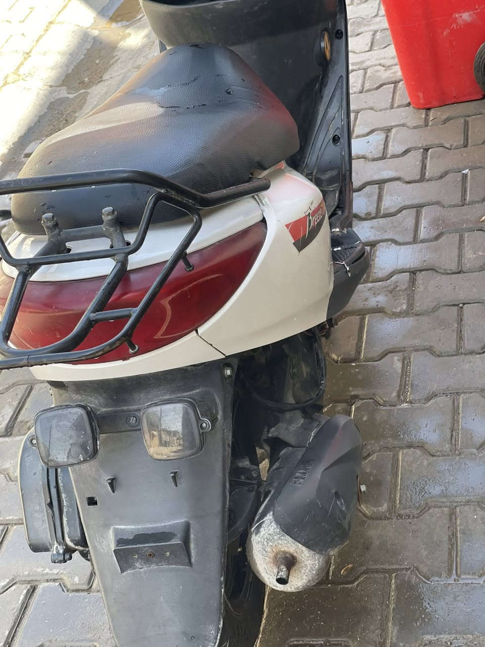 دراجه بريز نضيفه مجفته وكهربايات كلهة شغاله سعر500وبيه مجال بغداد الغزاليه شارع ضغط ***********
