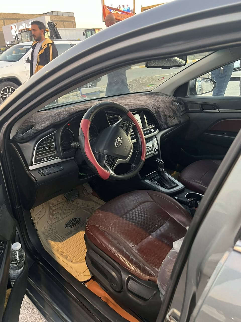 السلام عليكم النتره خليجي موديل ٢٠١٨ فول مواصفات واحد على واحد كفاله عامه ماعدى شخط بارد بل باب الخلفي  بسعر مناسب غير متواجد على الفيس ***********
