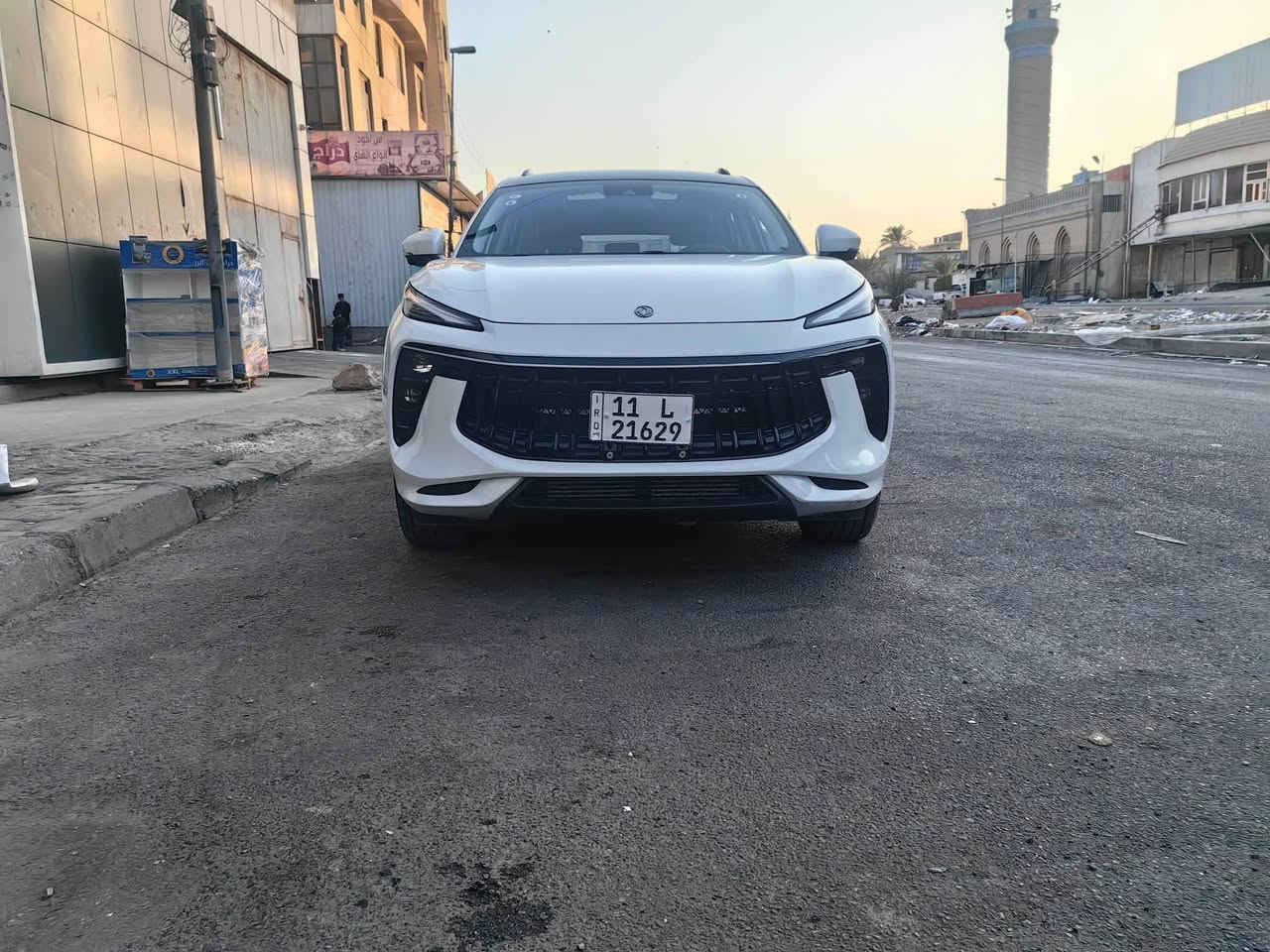 🚘 DONG FENG T5 EVO 🚘
للبيع أو المراوس | موديل 2024

✨ حالة شبه جديدة – مواصفات فول 1/1
🔹 اللون: أصفر ذهبي مميز
🔹 الاستلام: شهر 4 / 2024
🔹 الضمان: 6 سنوات أو 200,000 كم
🔹 العداد: 9,000 كم (قابل للزيادة)
🔹 الرقم: جديد – هزة جديدة

⚙️ المواصفات الفنية
▪️ محرك 1.5 Turbo
▪️ القوة 195 حصان
▪️ العزم 285 نيوتن.م
▪️ ناقل حركة DCT7 دبل كلج
▪️ دفع أمامي
▪️ استهلاك الوقود 6.1 لتر / 100 كم
▪️ السرعة القصوى 240 كم/س
▪️ سعة الخزان 55 لتر

🛋️ الراحة والتقنيات
▪️ كراسي كهرباء (السائق 8 حركات + تدفئة / المرافق 4 حركات + تدفئة)
▪️ شاشة وسطية 10.25 + عدادات رقمية 10.25
▪️ 6 سماعات
▪️ بصمة تشغيل + دخول ذكي
▪️ إضاءة داخلية متعددة الألوان
▪️ 3 أنظمة قيادة (Eco / Sport / Normal)
▪️ مكيف أمامي + موزع خلفي + ثلاجة داخلية

🛡️ الأمان والمساعدة
▪️ كاميرات 360° (5 كاميرات)
▪️ Auto Hold + بريك اصطفاف كهربائي
▪️ حساسات أمامية وخلفية
▪️ نقاط عمياء + رادار أمامي
▪️ صندوق كهربائي
▪️ إشارات بالمرايا
▪️ بانوراما + كشافات زينون

💰 السعر : علق برقم ٦ يوصلك الرد تلقائي ✅️
📌 بيها مجال للجاد

📞 رقم صاحب السيارة : ***********
