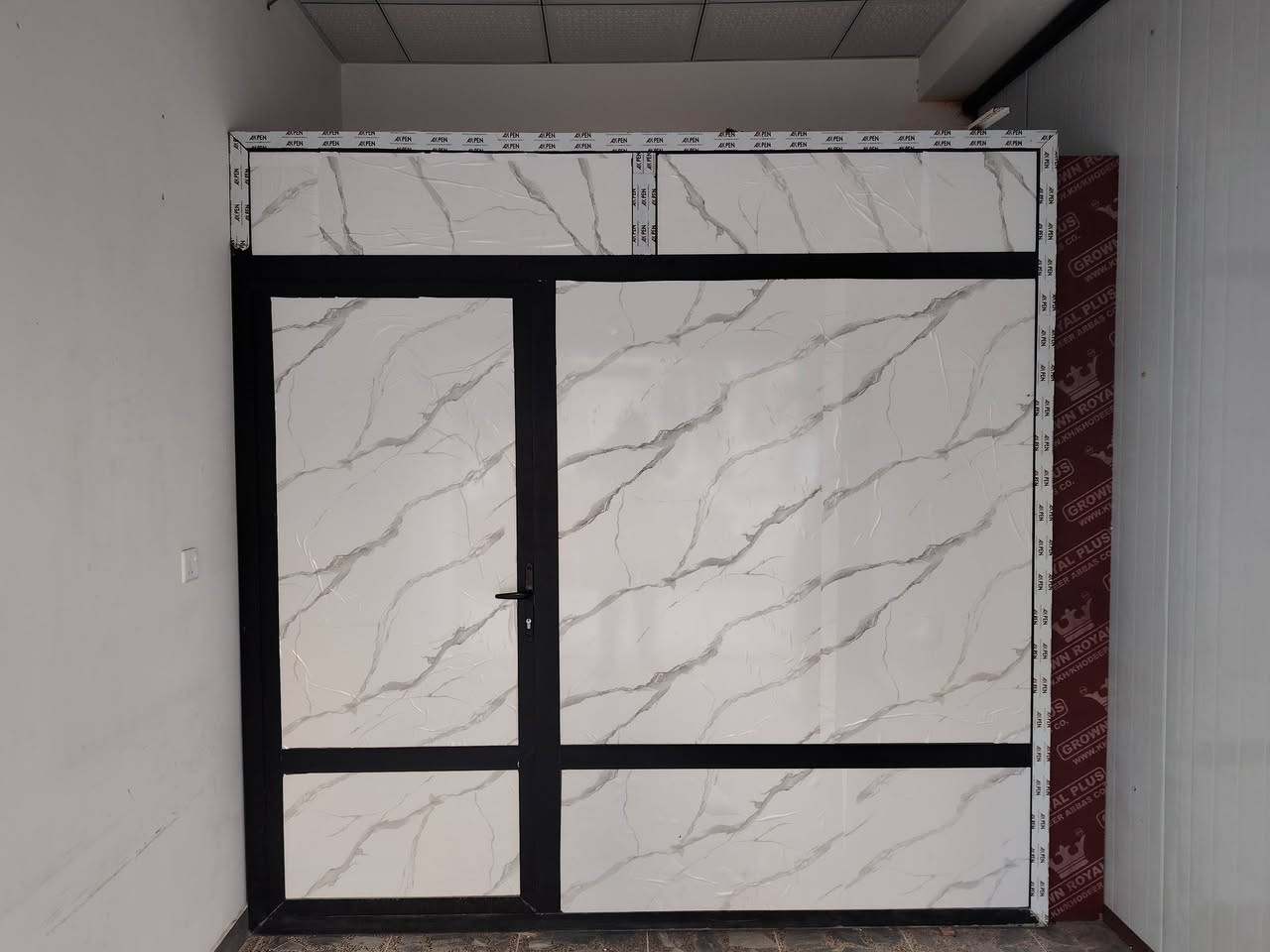 السلام عليكم عندي جام خانه وقاطع جام 
الجام خانه الخارجية عرض ٢ متر ونص ارتفاع ٣ متر
سعرها ٤٥٠ الف
القاطع الداخلي عرض ٢ ونص وارتفاع ٢متر ويرهم جام خانه هم سعره ٢٥٠ الف
للاستفسار مراسلة الخاص او الاتصال على الرقم
***********
