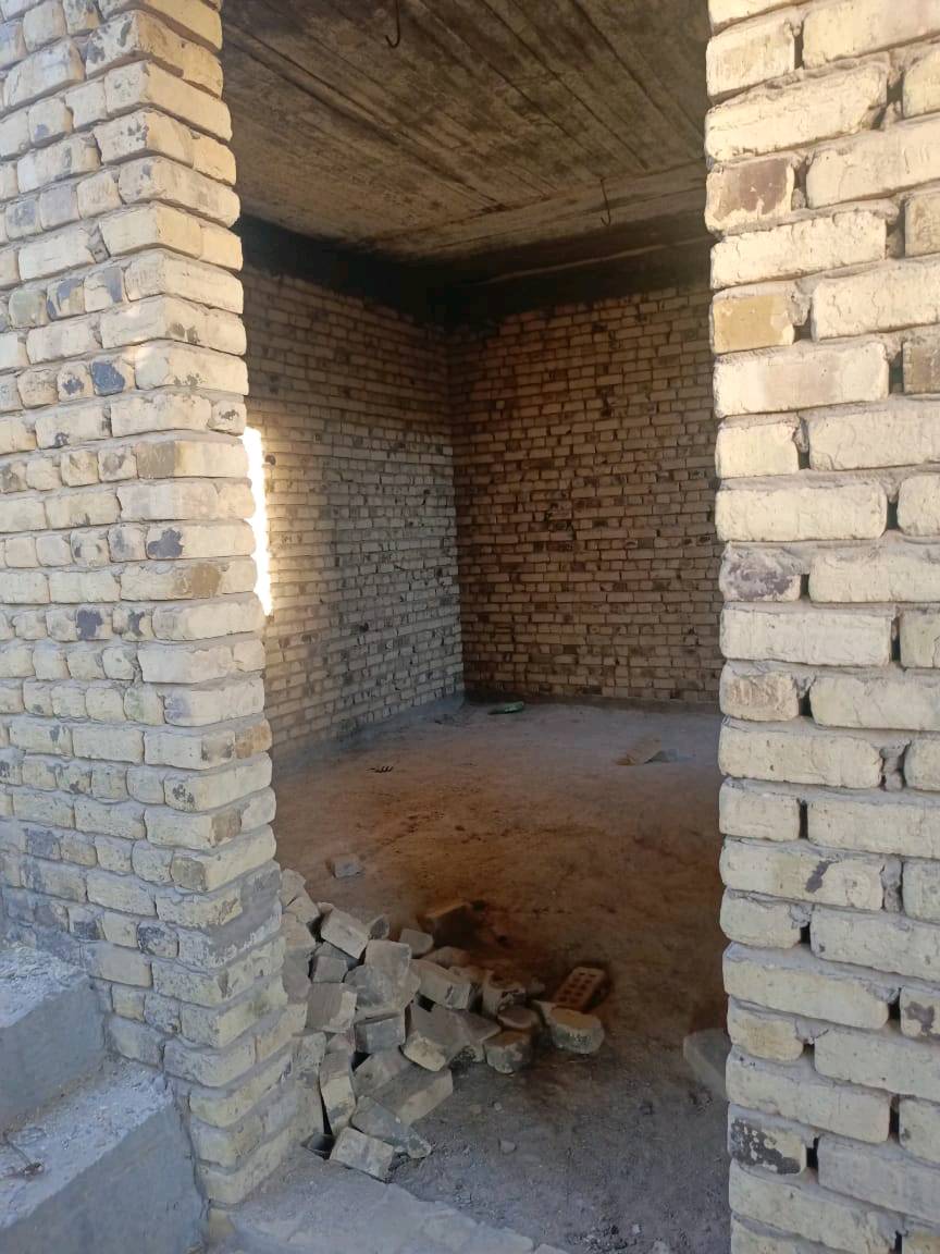 بيت هيكل للبيع 🏠📍
علوة الفحل
مساحة١٥٠ متكون من/
غرفة صالة مطبخ استقبال صحيات غربي و شرقي غرفة غسيل ومخزن و ٢مكشوفة (منور)
حديقة وطارمة الشارع مبلط  الكهرباء ب باب البيت و خدمات ماي وخط مولدة ذهبي 
الرقم للاستفسار ***********