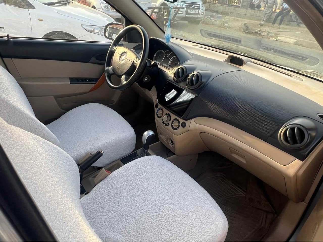 سعر ٥٨ورقە شوێن هەولێر ***********
ئەڤیۆ ٢٠١١ تۆماتیک جام کارەبا ناوزەرد ئاوێنە کارەبا شاشە 
گێرومەکینەوتەبرید بەشەرتە بەناوکردن بەشەرتە سەنەوی ورەقەم وژینگەوریگا نوێیە ٣پارچە سبوغ لێدانەکی خەفیفی هەیە  سەیارەکە هەموو بەشەرتە أربيل, العراق
