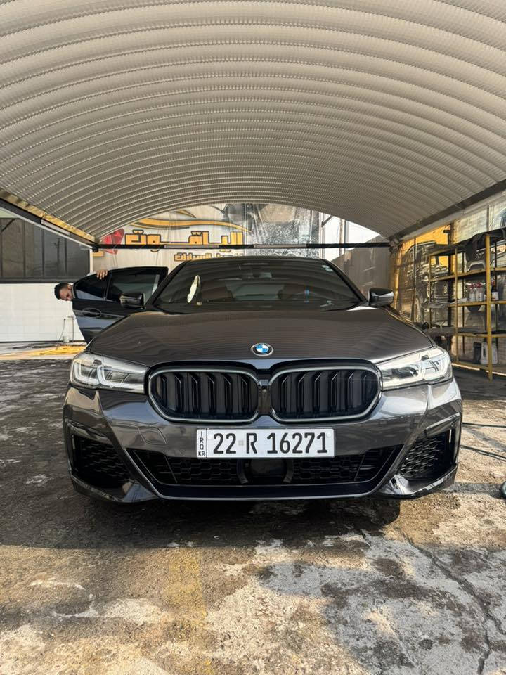 Bmw 2023
520M package German 
ام باكج بلادية السيارة وارد المانيا فول مواصفات
سويچين وضمان دولي

الرقم اربيل وتحويل ثاني يوم وبيها تضليل 80% بكتاب يمشي بكل مكان بالعراق

بيها صبغ بالصندوق من يم الرقم ومكانات بسيطة جدا تعديل

محرك السيارة 4 سلندر توين بور تربو بسعة 2.0L 

المسافة المقطوعة 48,000 كيلو

السيارة فول مواصفات 

اضاءة LED متحرك 
رادار كبير

حساسات 360 

كامرات 360 

 بردات  

دخول ذكي 

نقاط عمياء 

فتحة سقف 

السيارة مابيها ربع مصرف وتبديل دهن بالعروش

الداخلية نظيفة جداً 

 مقاعد جلد مشمشي 

تحكمات ستيرن

ستيرن جلد 

شاشة 

اضاءة داخلية بيانو 

انظمة قيادة 

نظام الاصطفاف الذاتي

كير ومكينة وصدر وكلشي بشرط

السعر ٣٤٥ ورقة

للتواصل ***********

