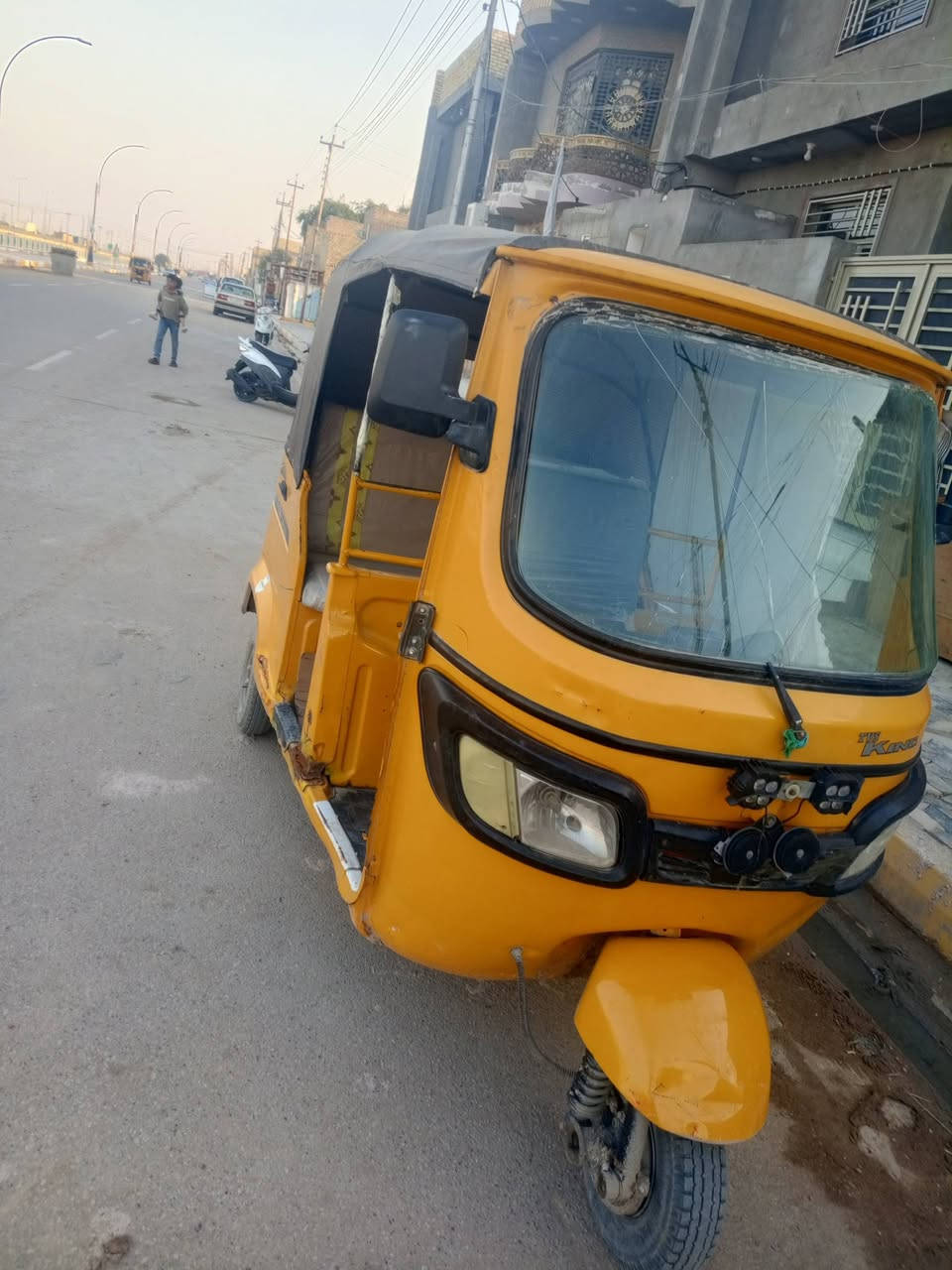 سلام عليكم تكتك 20لبيع نضيفه تخبل مكينه ناعمه سعر 3ونص وبيها مجال استفسار ***********
