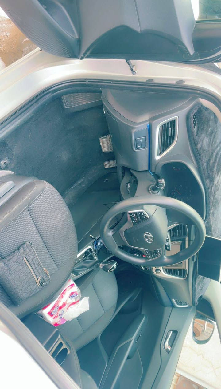 ***********للبيع اكسنت سيارة بيهة جاملغ صبغ او بنيد بدون دواخل سيارة جاهزة اي ستفسار السعر 118 تصال***********
