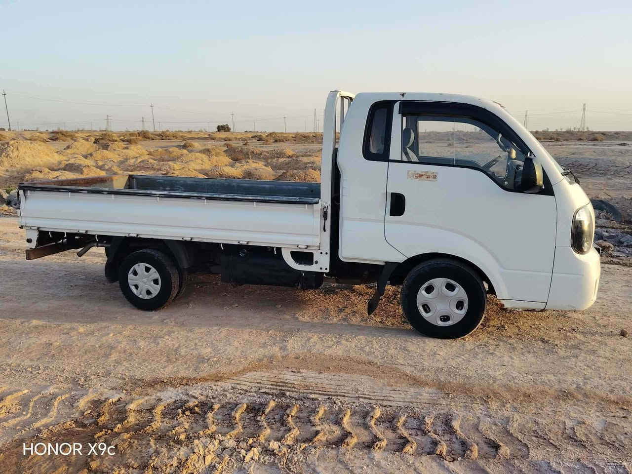 السلام عليكم سياره للبيع موديل 17 مقفوله كفاله عامه تخم تواير جديد كهربائيات شغاله سنويه 29 مكان الناصريه ***********
