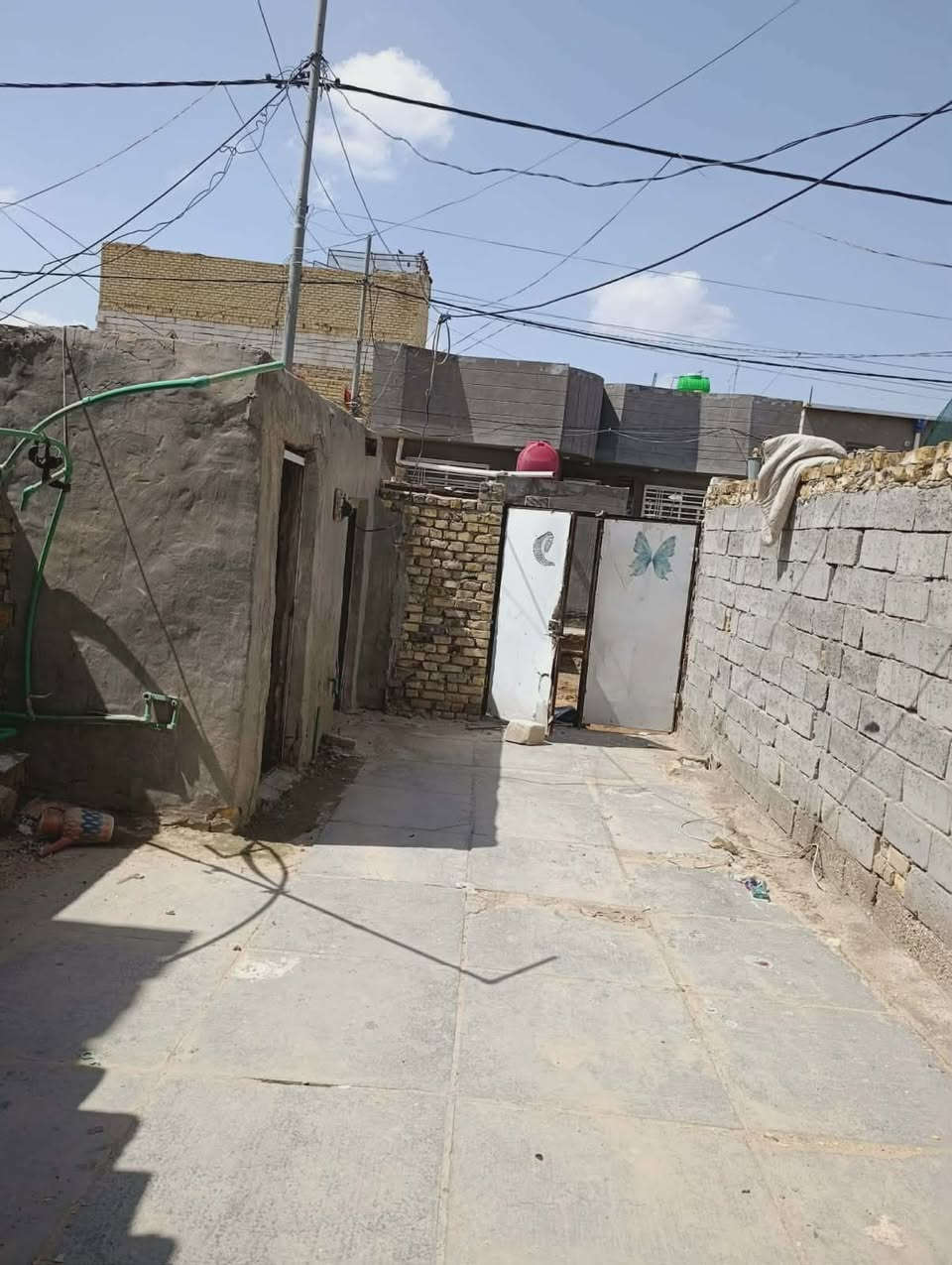 #اعلان رقم 14 (( اعرض عقارك معنا))  يتوفر

#دار للبيع او للأيجار 🏠

📍العنوان: حي العسكري الثاني قرب موكب سبايا الشام

‏📐المساحه: 100
‏📐النزال: 5x20

🏠عدد الطوابق: طابق واحد

__________

🔹تفاصيل العقار
• غرفة نوم
• مطبخ
• صالة
• حمام خارجي
• وتواليت خارجي

______

♦#للاسفتسار عن السعر تفضل خاص


**إذا كنت صاحب هذا الإعلان وتريد حذفه لأي سبب، رجاءا أرسل رسالة إلى الدعم الفني**