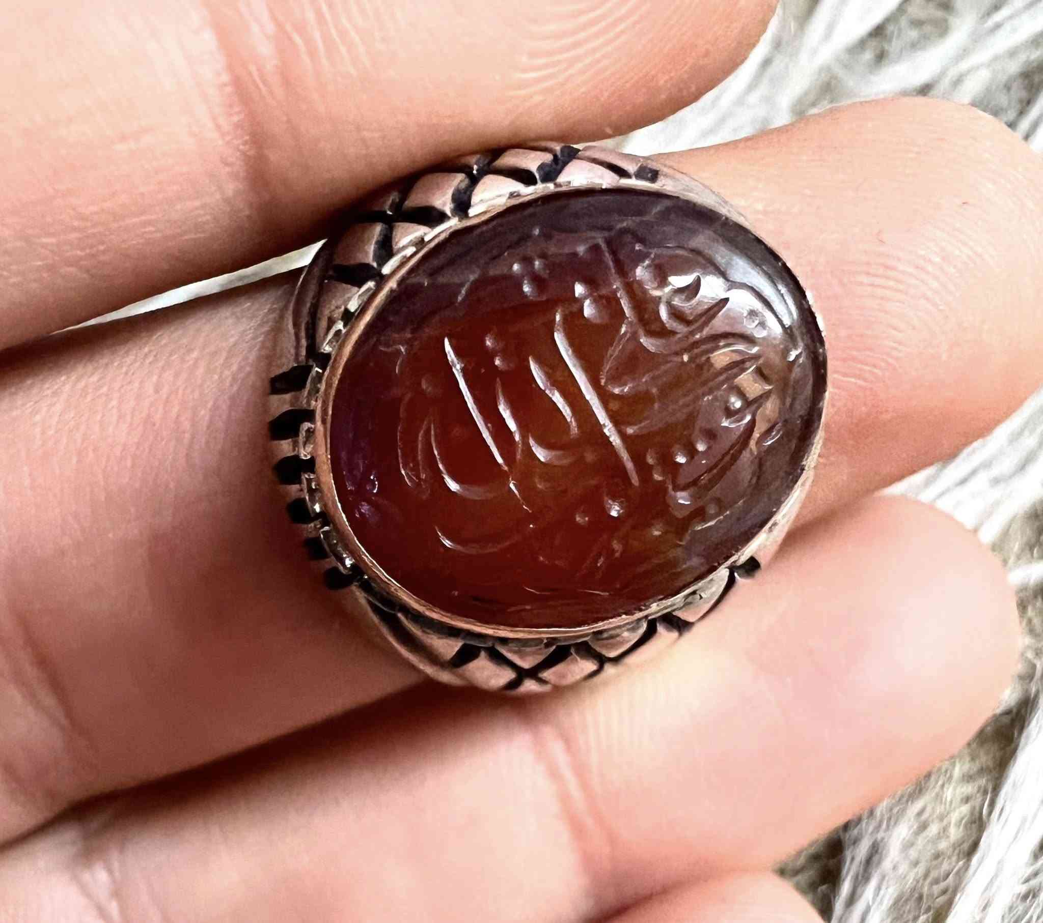 اللهم صل على محمد وال محمد
عقيق يماني 

مخطوط ( توكلت على الله ) 

داير ذهب 21


**إذا كنت صاحب هذا الإعلان وتريد حذفه لأي سبب، رجاءا أرسل رسالة إلى الدعم الفني**