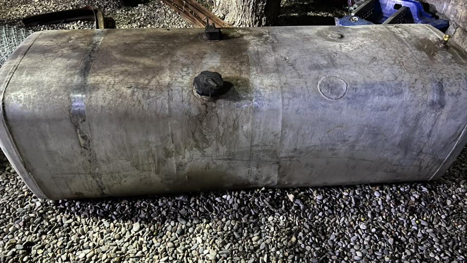 تانكي اكتروز دبدوب.1000لتر كامل هو قواعده. طوافة ويايه. سعر 8اوراق ***********
