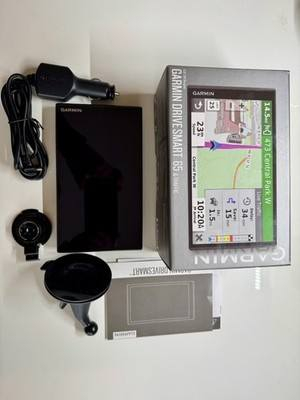 garmin drive smart 65
كارمن جي بي اس سمارت 
نظيف جدا 
7 انج 
كامل ملحقات 
السعر  250 الف 
***********
