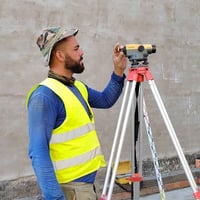 أبو حمودي • خبير بناء • ترميم وتشطيب