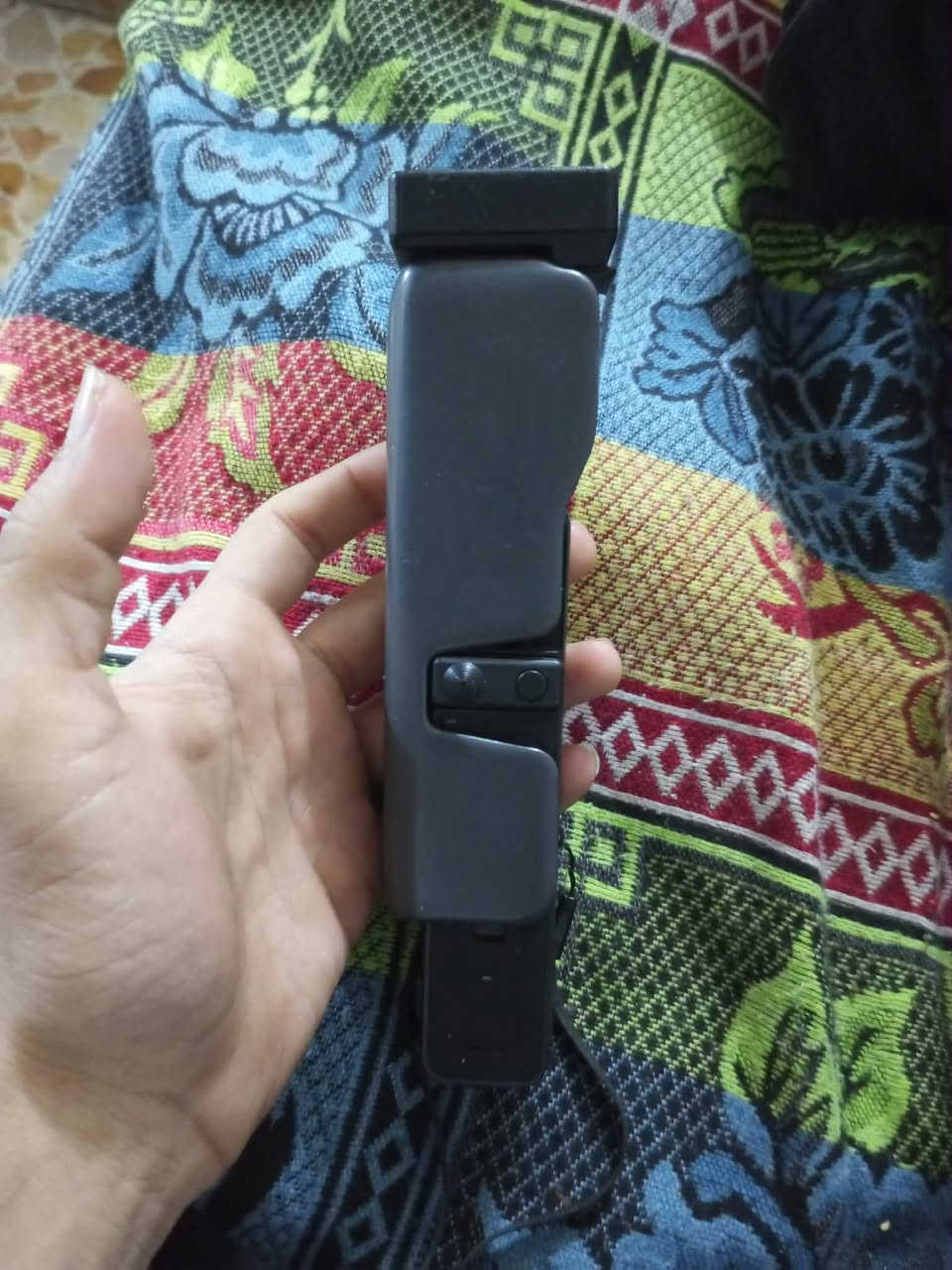 سلام عليكم شباب اوزمو بكت 2 كومبو وياها مايك وبل بطارية وعدسة جاهز نضافة كدامك ***********

