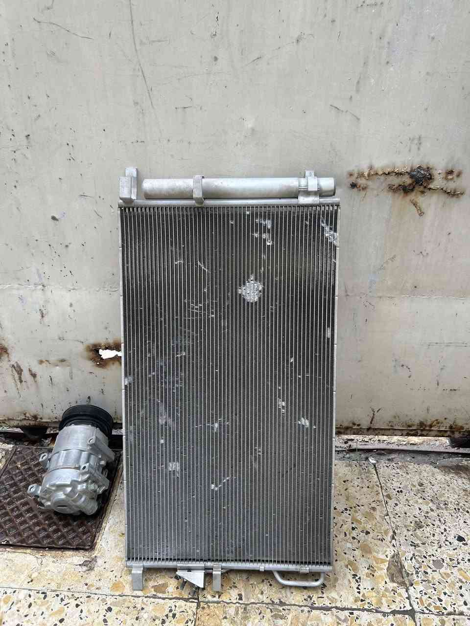 سلام عليكم كمبريسر شغال والراديتر نظيفة لابيها لحيم ولاشيء قيم واخذ مكاني بغداد ***********
