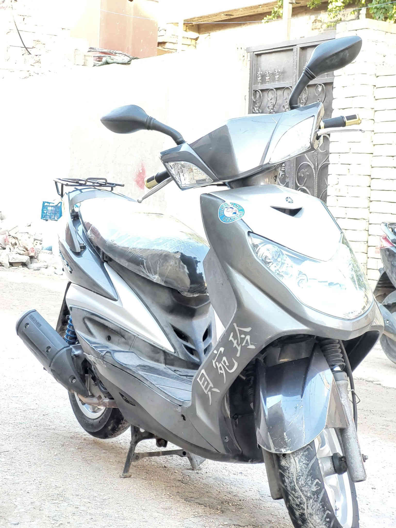 السلام عليكم  دراجه سكنس موديل 2009 دراجه كلها بلاديه ختم واحد ويا الماكينه كهربائيات كلها شغاله جيب فيتر وافحص سلف هندر العنوان مدينه الصدر تقاطع العوره استفسار على هذا الرقم***********
