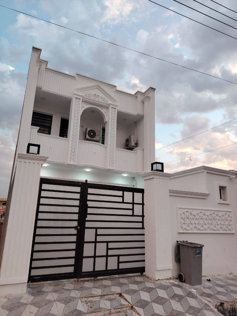 دار ٢٠٠ متر بناء ٢٠٢٦ الوجه سبعة الا ربع في ثلاثين فول درجة اولى اربع غرف نوم تكريت القادسية بداية قطعة ٥٠٠ السعر ١٤٥ مليون قابل للتفاوض للاستفسار ***********
