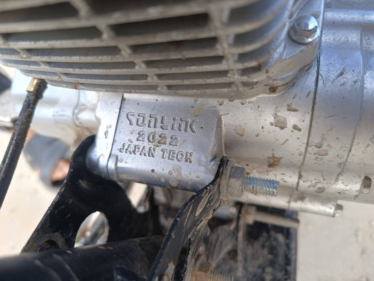 السلام عليكم ماطور سولنك الاصلي موديل 2022 
حجم المكينة 150 نظيفة صوت ناعم عزم ممتاز  5 گير سلف مرش شغال كهربائيات شغال بس نقص اشاير مايشتغل منفيس موجود السعر 330 الف
 الموقع اربيل زانكو 
هذا رقمي ***********
