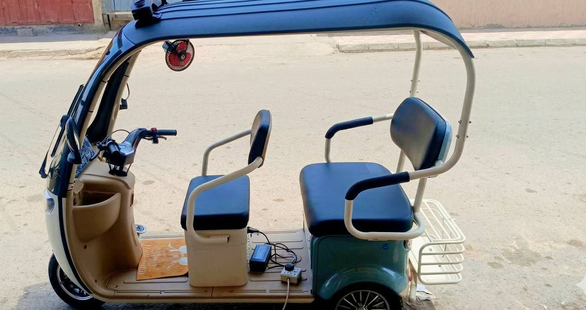 تكتك شحن للبيع
مستعملة قليل
عدد البطاريات 5
الگير 3نمرة
تمشي ٥٥ كيلو 
بصمه و مفتاح عدد ٢
للاستفسار اعلى الرقم ***********
