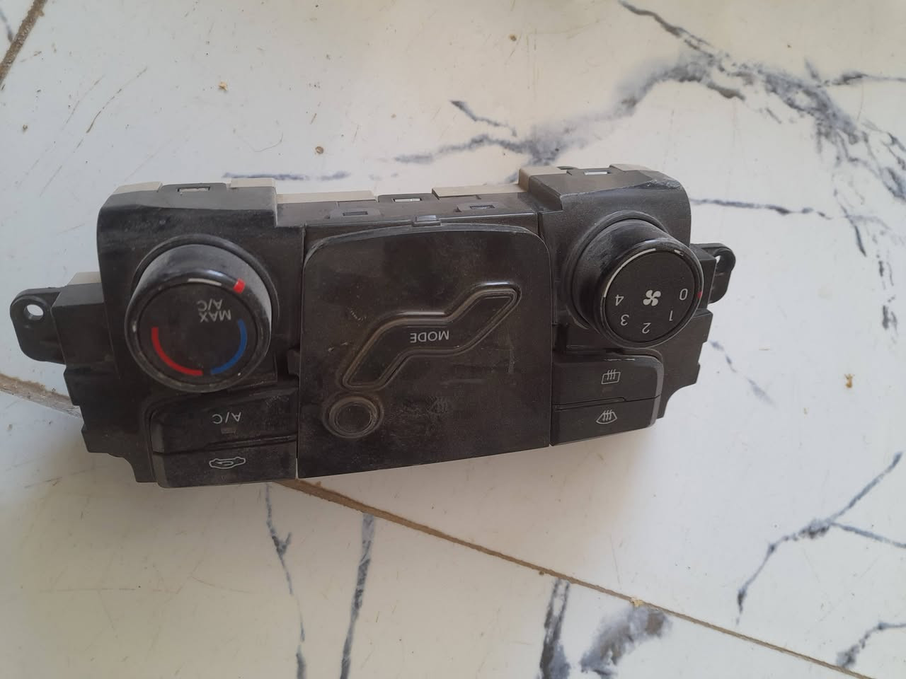 السلام عليكم اغراض سوناتا اوبتما من 11الى 14 شرط الشغل كلهن الطاحونه والفج مال c1 ***********
