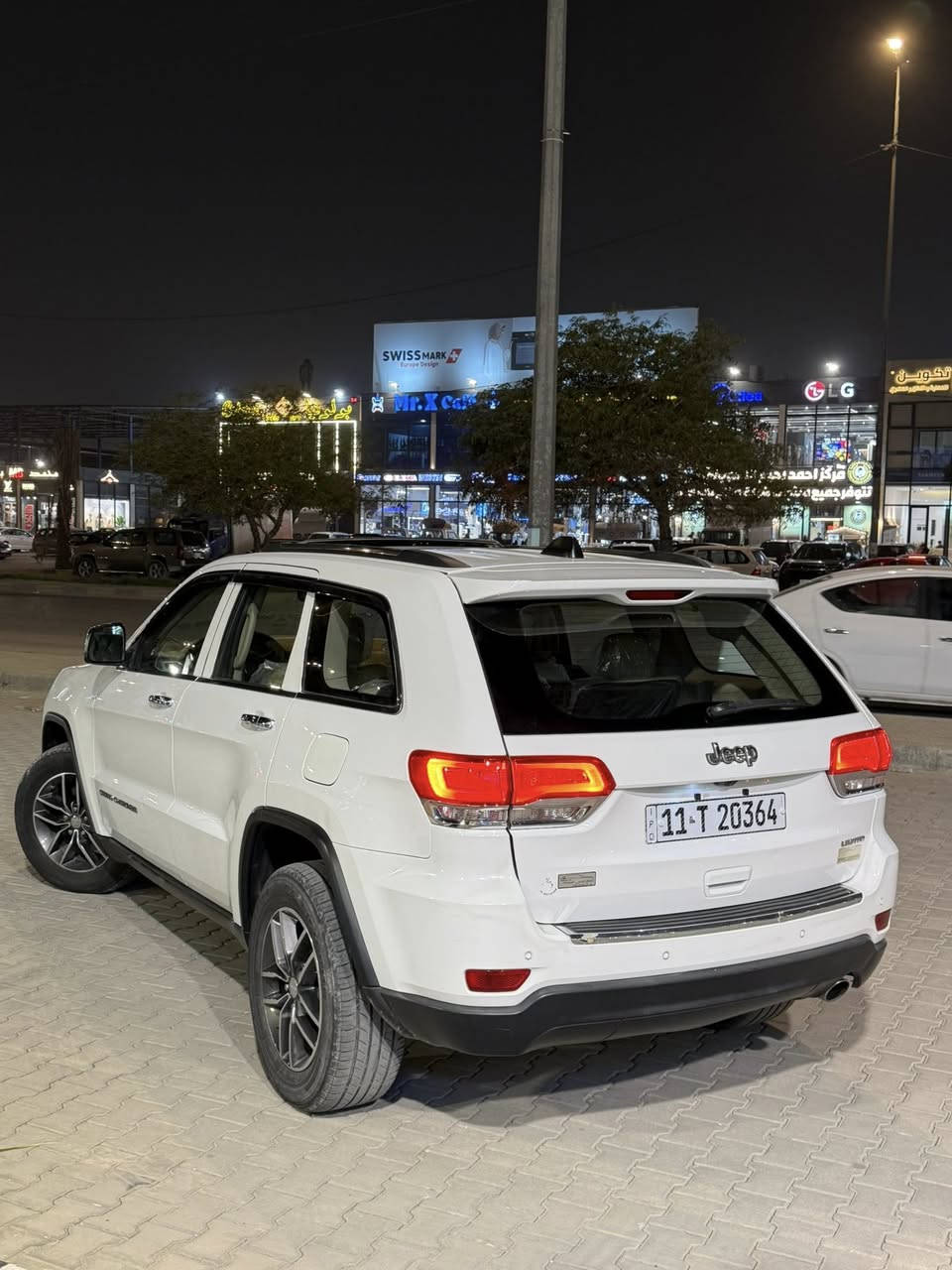 السلام عليكم
جيب شيروكي

موديل 2017 فئة لمتد

رقم بغداد باسمي انكليزي

المواصفات 

- محرك 6 سلندر 3600 بحاله جيده گير جديد 

- صدر امامي خلفي جديد 

- لد امامي

- بانوراما

- حساس خلفي

- كاميرا خلفيه بلاد

- جنطه شفط كهرباء

- اشاير بالمري

- مري قلاب وي البگ

- شفتات بالاستيرن

-استيرن كهرباء

- تدفئه بالاستيرن

- شاشه بلاديه

-داخل بيجي

- كشات جلد

- تدفئة تبريد بالكشنات

- الكشنات الاماميه كهرباء

-كشن السائق حفظ ميموري

- الكشنات الخلفيه تدفئة

- تدفئه تبريد فول

- دمام خلفي بالصندوق

- دمام خلفي

- مخرج كهرباء

- المري تعتيم للضوء

- اوتو ستوب ( توقف ذاتي )
السياره فول مواصفات للأخير  حادثها جانبي صور الحادث بالمنشور وجهازه ترايك للبصره مكان السياره النجف الاشرف السعر 175$
للستفسار ***********
***********
