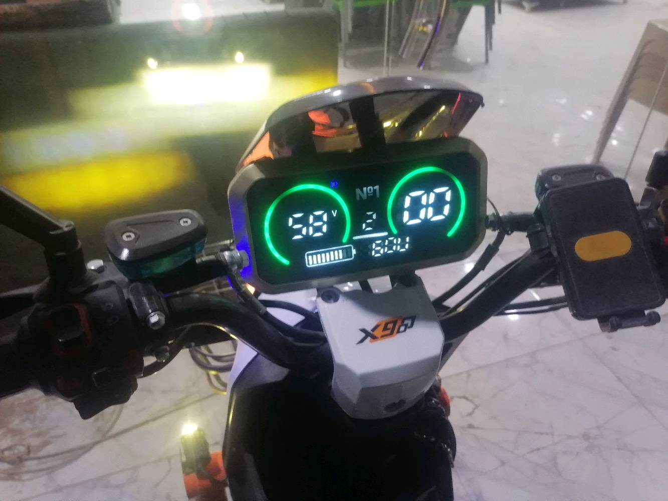 
دراجة شحن X900 خمس بطاريات مفولة

موديل 2025 ✅
كلشي بيها شغال

بطارية فول شرط تنفحص كدامك
دراجة بيها هواي مواصفات 👇

نظام R ✅
اشاير ✅
ضوه عالي وناصي ✅
ضوه الوان ✅
دبلات ✅
دسكات رياضيه ✅
شاشة شغال ✅
حاملة جهاز هديه ✅
سلة هديه ✅
مرايات هدية ✅
 السعر 450 

***********
ارد عل تعليقات همين