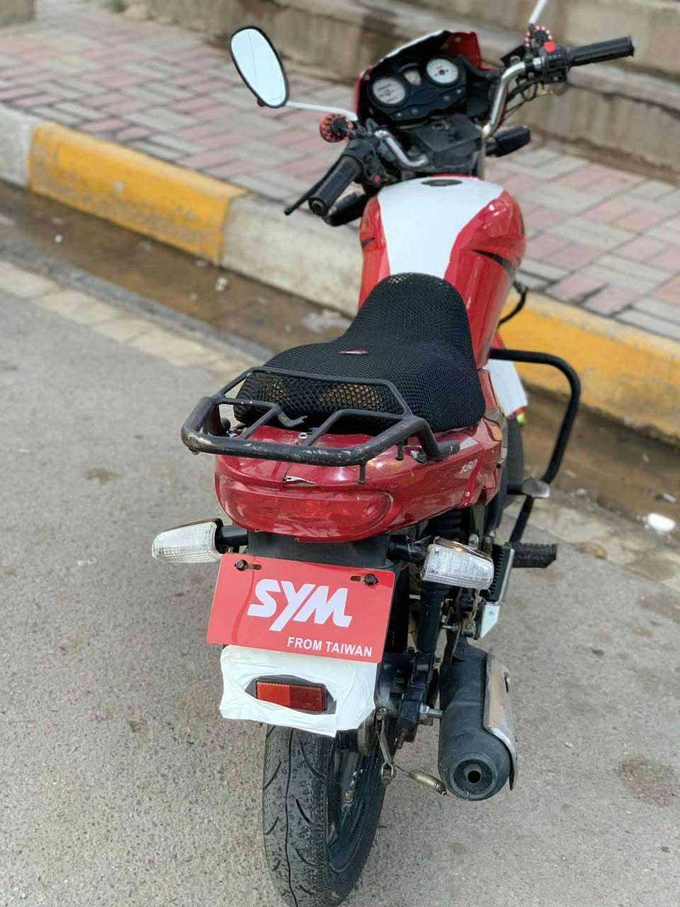 السلام عليكم موطور سايم للبيع مكمرك كامل مدفوع كمرك السعر 630 وبي مجال متوازي على البيع العنوان الرمادي السجاريه رقم الهاتف *********** وبي واتساب
