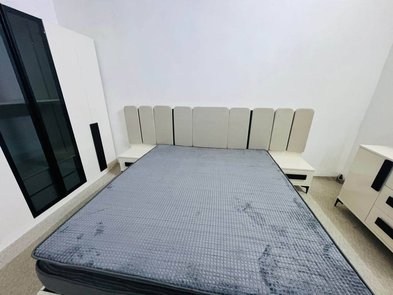 السلام عليكم 
كل ماهو جديد وحصري من الأثاث التركي 
تجدونها عندنا فقط بفروع اثاث اسطنبول 1-2

غرف نوم 5 قطع من النقل والتركيب كامل 
فقط ب (750،000) الف 
وايضاً ب (650،000) الف 
ما عليكم إلا أن تزورونا وتجدون ما يليق بكم 
من اثاث ،،،،

العناوين : كراج الشمال - فرع الجزائر 
الدركزلية : قرب الدفاع المدني 
للتواصل 
*********** موصل, نينوى
