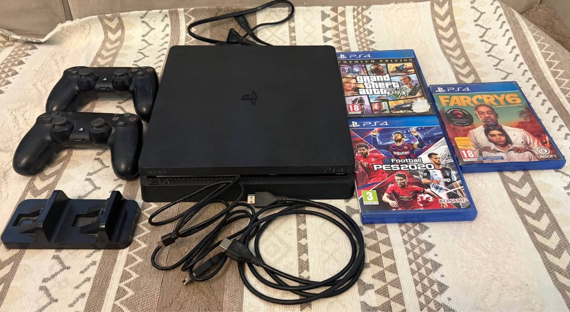 PS4 
نوع : سلم 
حالتة : نظيف اخو جديد
ذاكرة : 1TB
ملحقاته : 2 يداة تحكم  + قاعدة شحن . بغداد, العراق


**إذا كنت صاحب هذا الإعلان وتريد حذفه لأي سبب، رجاءا أرسل رسالة إلى الدعم الفني**