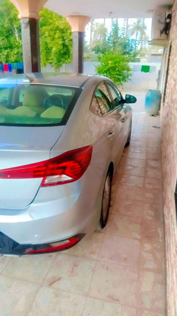 سلام عليكم النترا ٢٠ امريكي بس بنيد مبدل فول من عده الفتحه رقم انكليزي تريد وكاله او تحويل كير ايتي محرك بلادي الفين كربلاء طوريج ***********  سعرها ١٢٠ وبيه مجال
