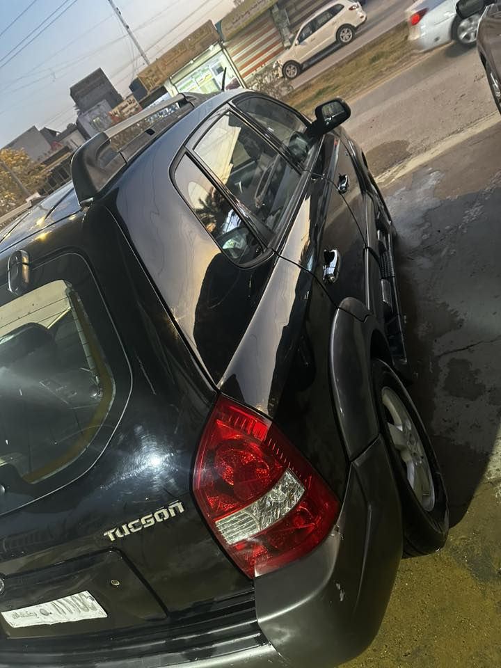 توكسان ٢٠٠٨ رقم بغداد الجديد بيها جهت السايق جارده مصبوغة بالسابق وبيهانقص شغلات بصيطه يرادلهن تبديل مكان السياره الحله سعرها ٩٠ ورقه وبيها مجال بصيط للاستفسار   ***********
