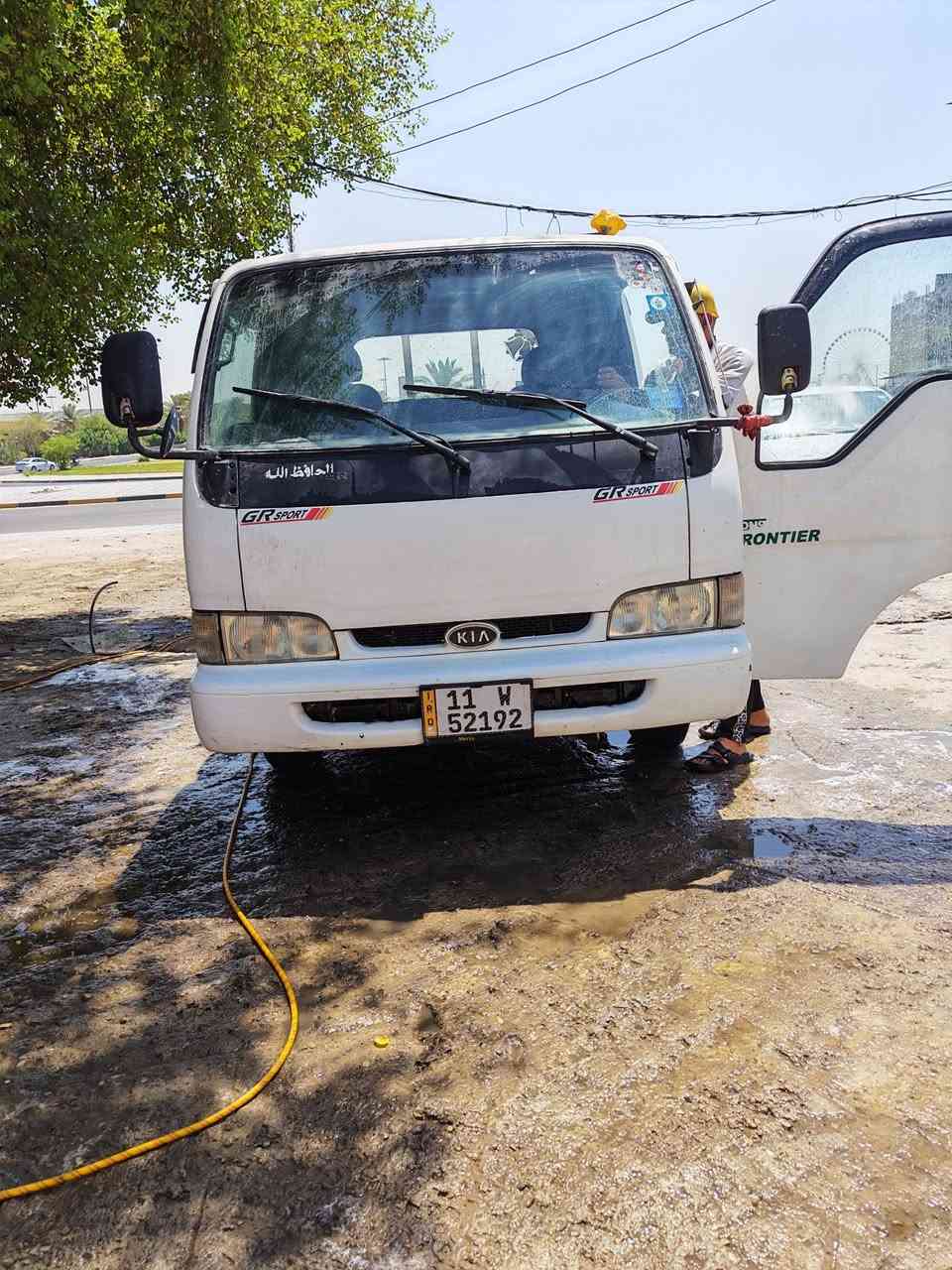 السلام عليكم فنتيره 97 للبيع سياره باسمي نظيفه 58 وبيها مجال مكانها بغداد المدائن رقم الهاتف ***********
