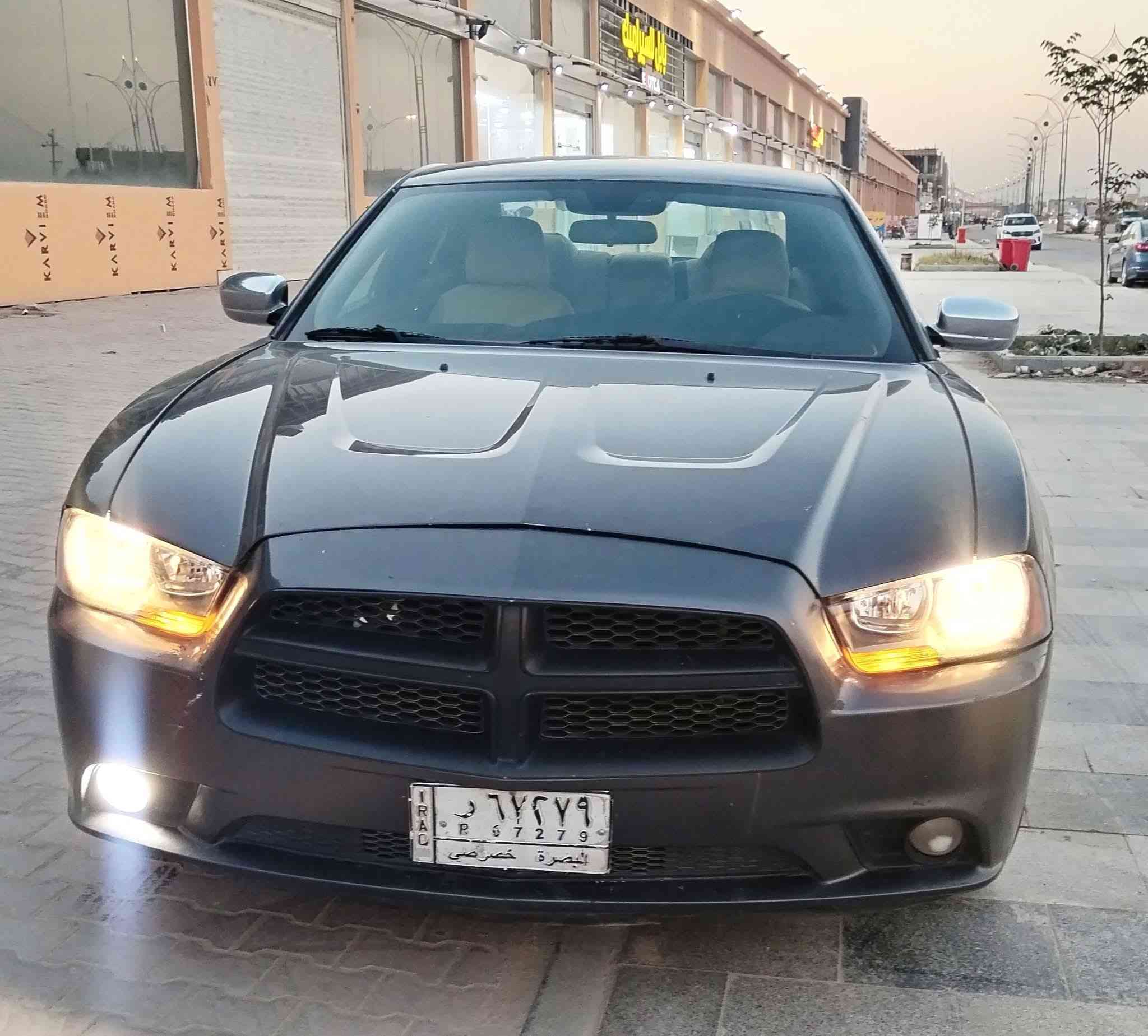 السلام عليكم / للبيع
دوج جارجر 2014 رقم بصره 
ماشية 100 mi.                                                       حداديه مكينه كير تبريد اكسن تبريد تخم تأير جاهزه للخير 
السياره ضررها  وجاملق سطحي بدون أضرار داخلي 
مواصفات sxt  
3600  محرك 
تحويل بأسم المشتري او وكالة حسب رغبة المشتري 
ذي قار 
 مكان السياره ذي قار 
***********
متوفر واتساب او الاتصال عالخط 
سعرها 125  ورقة
